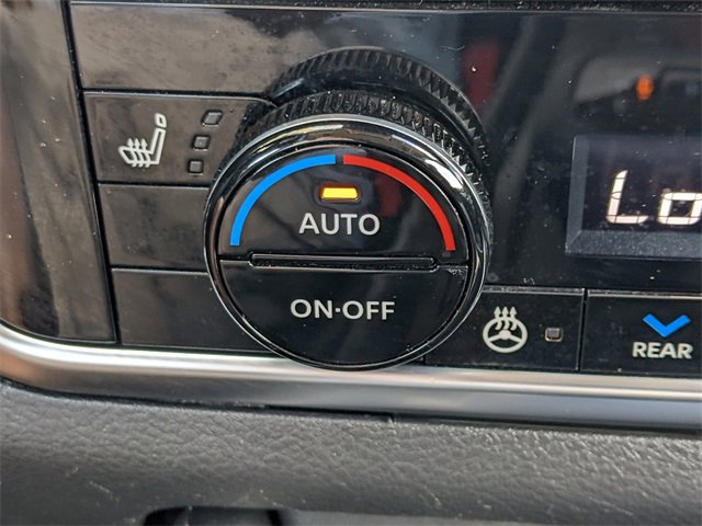 Used 2023 Nissan Rogue SL w/ SL Premium Package image 29