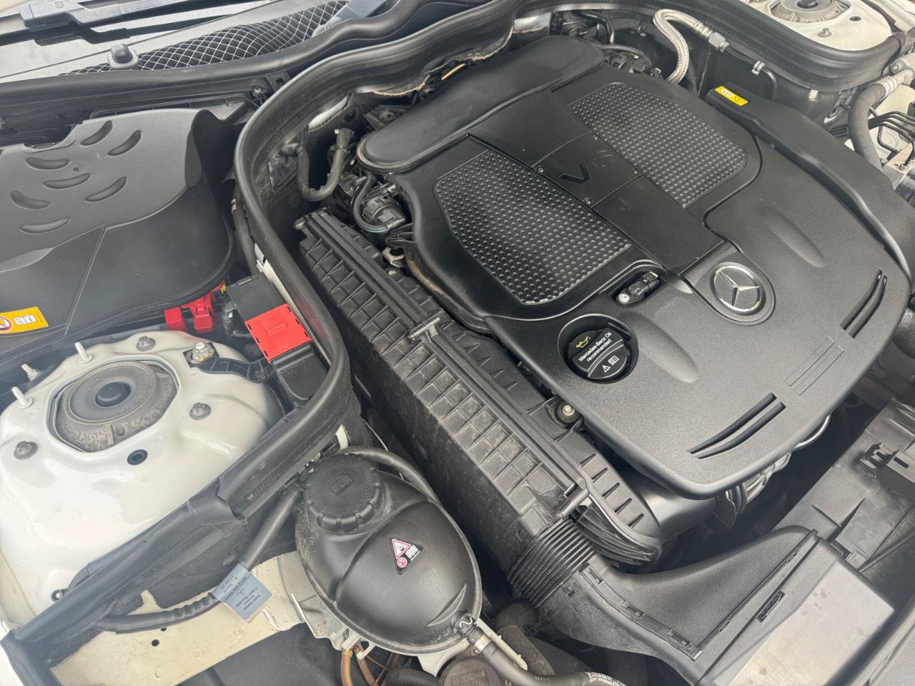 Used 2016 Mercedes-Benz E 350 4MATIC Sedan image 37