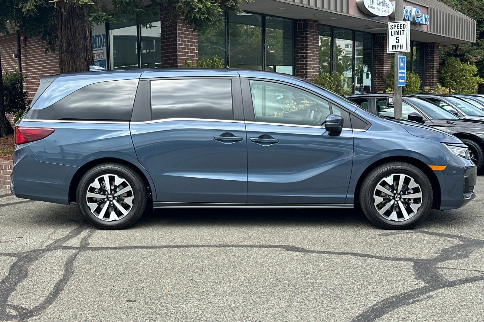 New 2026 Honda Odyssey EX-L image 3