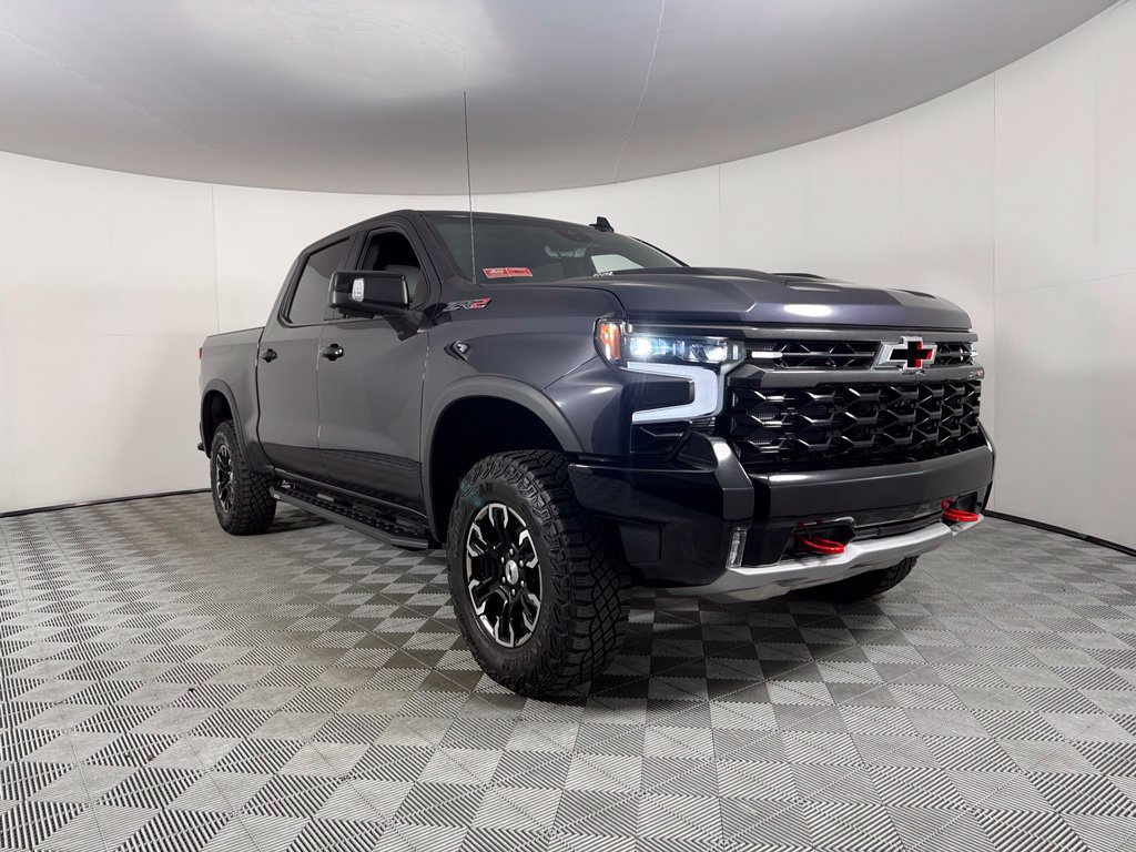 Used 2024 Chevrolet Silverado 1500 ZR2 w/ Technology Package AWD/4WD image 4