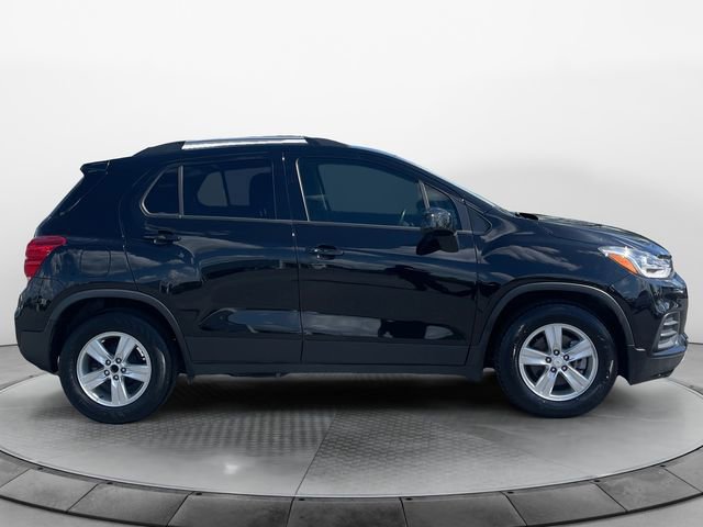 Used 2022 Chevrolet Trax LT w/ LT Convenience Package FWD image 6