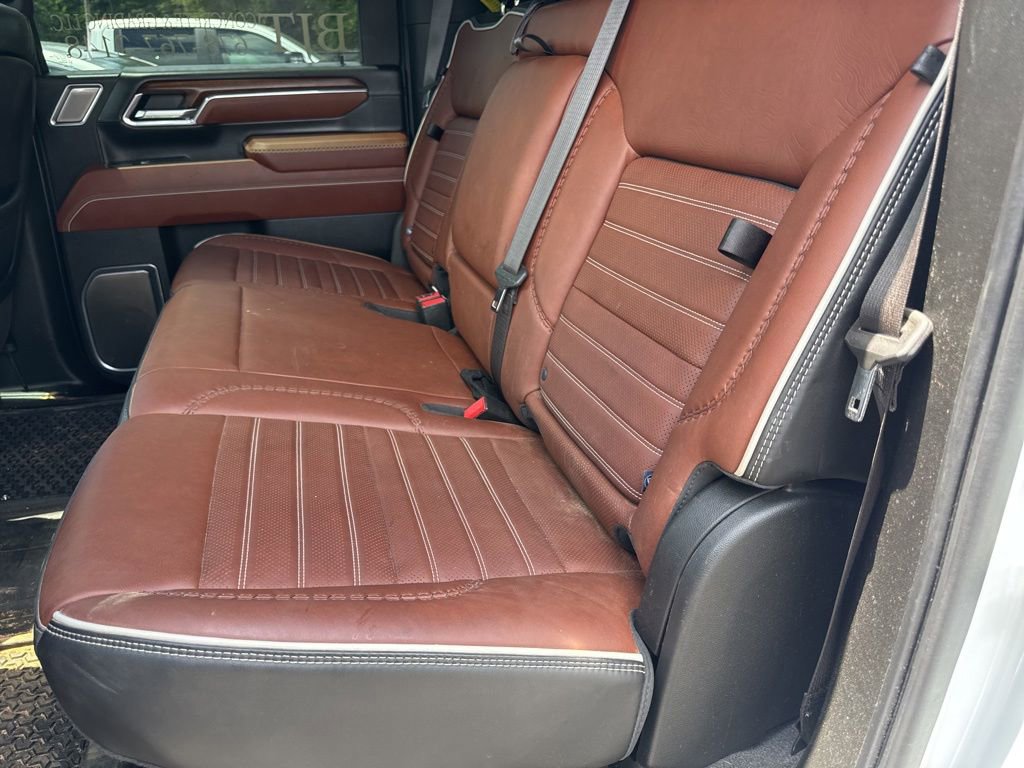 Used 2024 GMC Sierra 3500 Denali Ultimate AWD/4WD image 35