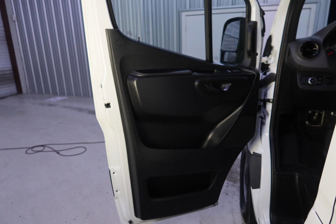 Used 2023 Mercedes-Benz Sprinter 2500 image 21