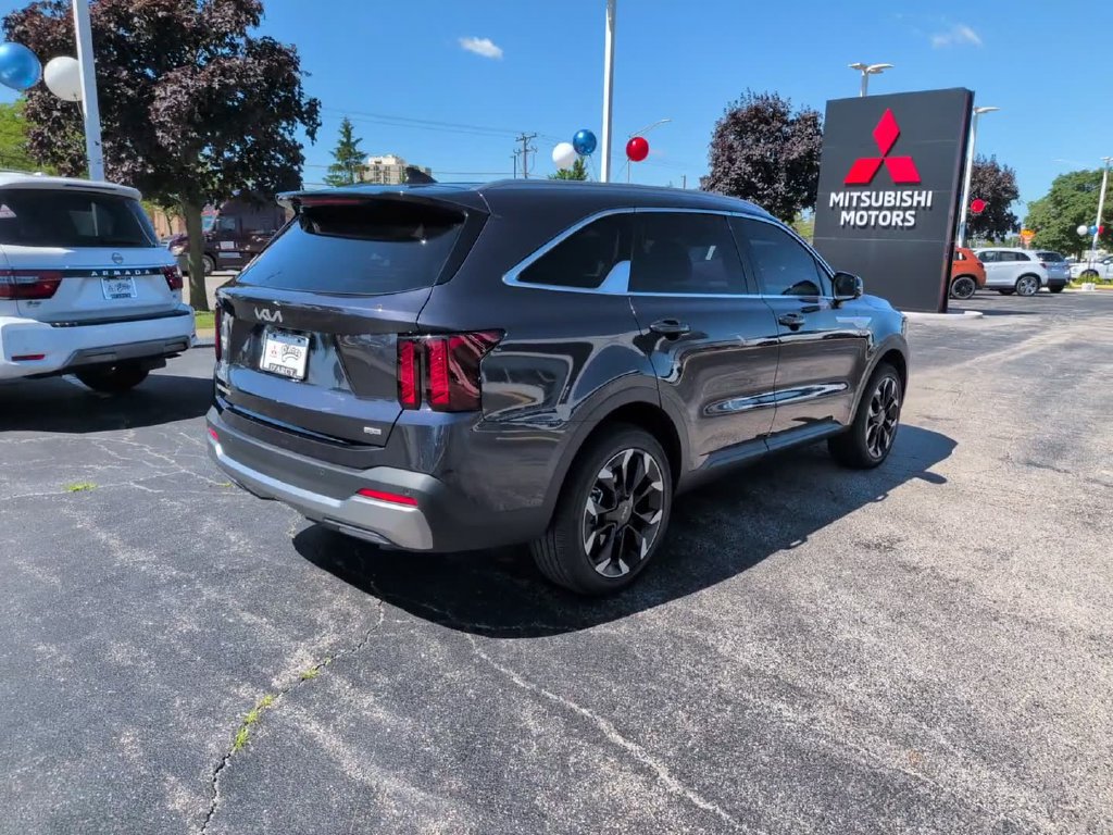 Used 2025 Kia Sorento EX AWD/4WD image 7