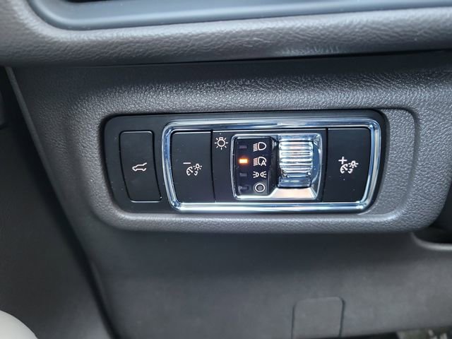 Certified 2023 Lincoln Corsair AWD w/ Equipment Group 101A image 11