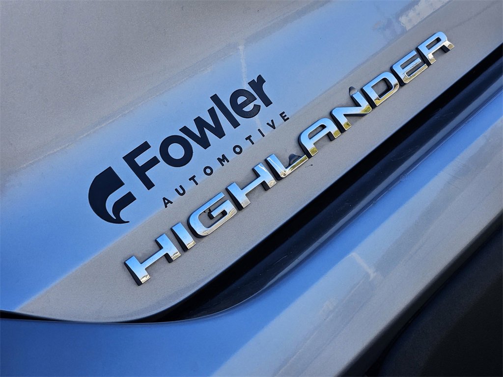 Certified 2023 Toyota Highlander XLE image 9