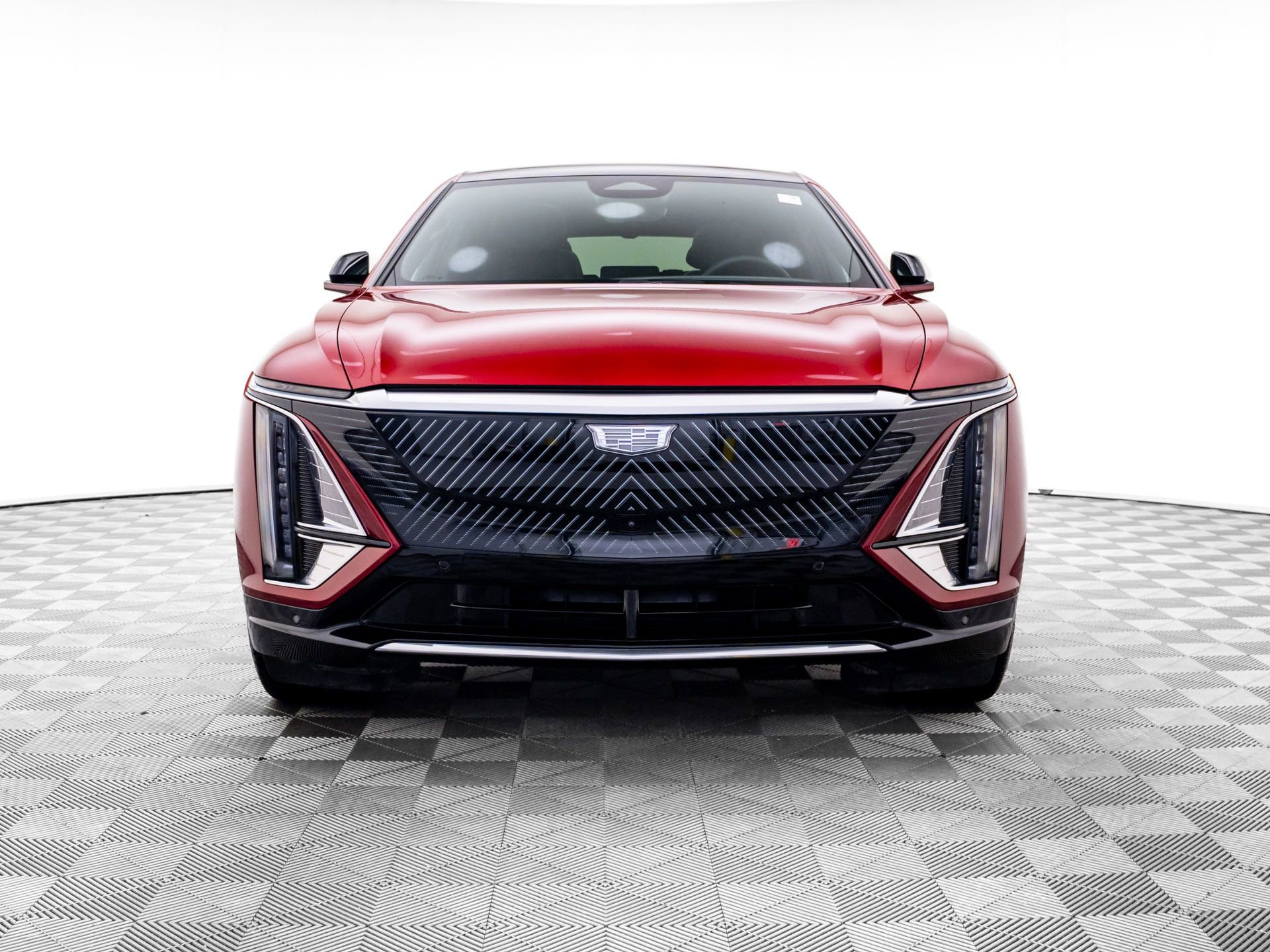 Used 2025 Cadillac Lyriq Luxury w/ LPO, Floor Liner Package AWD/4WD image 9