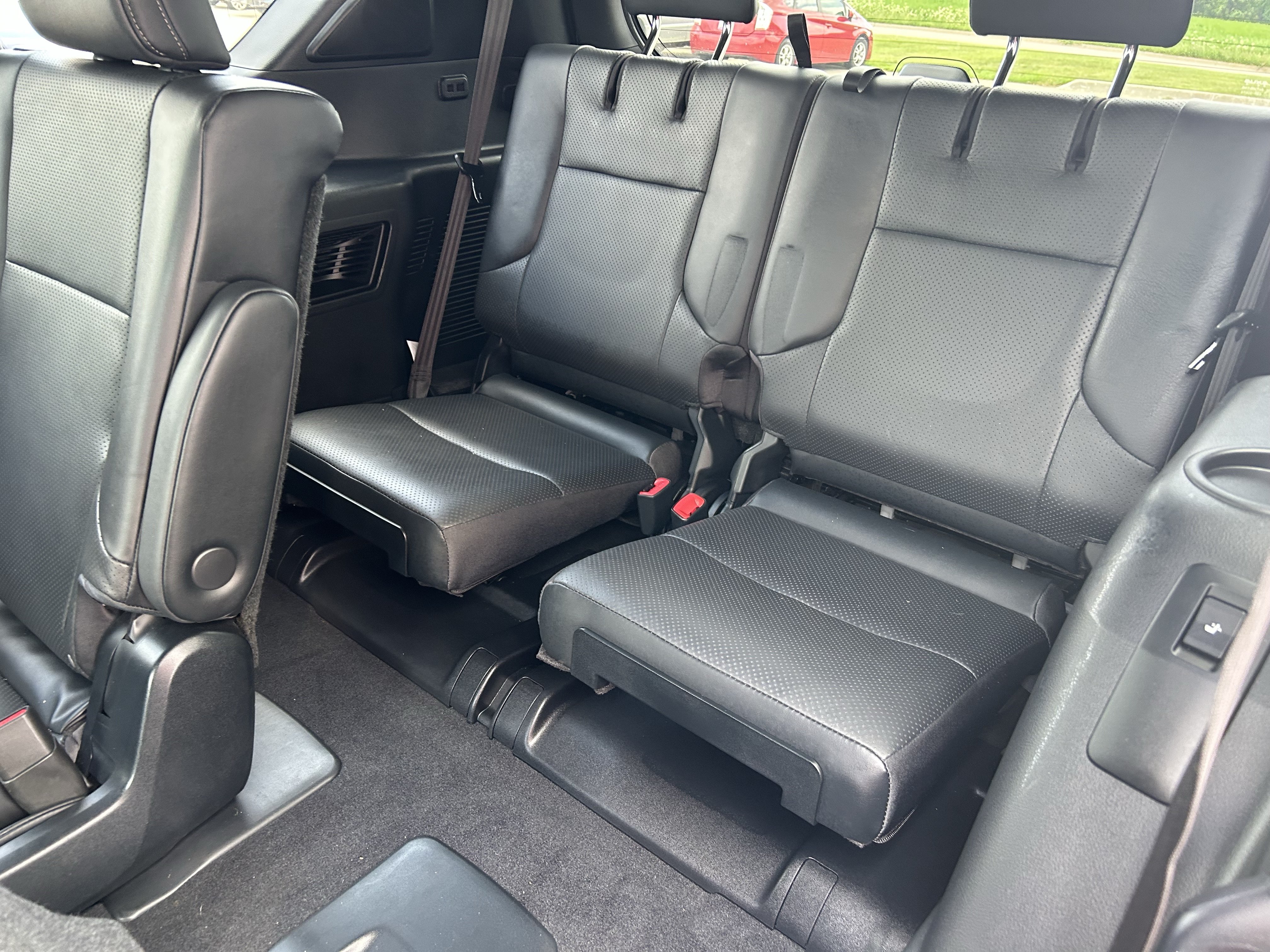 Used 2023 Lexus GX 460 Luxury w/ Sport Design Package AWD/4WD image 18