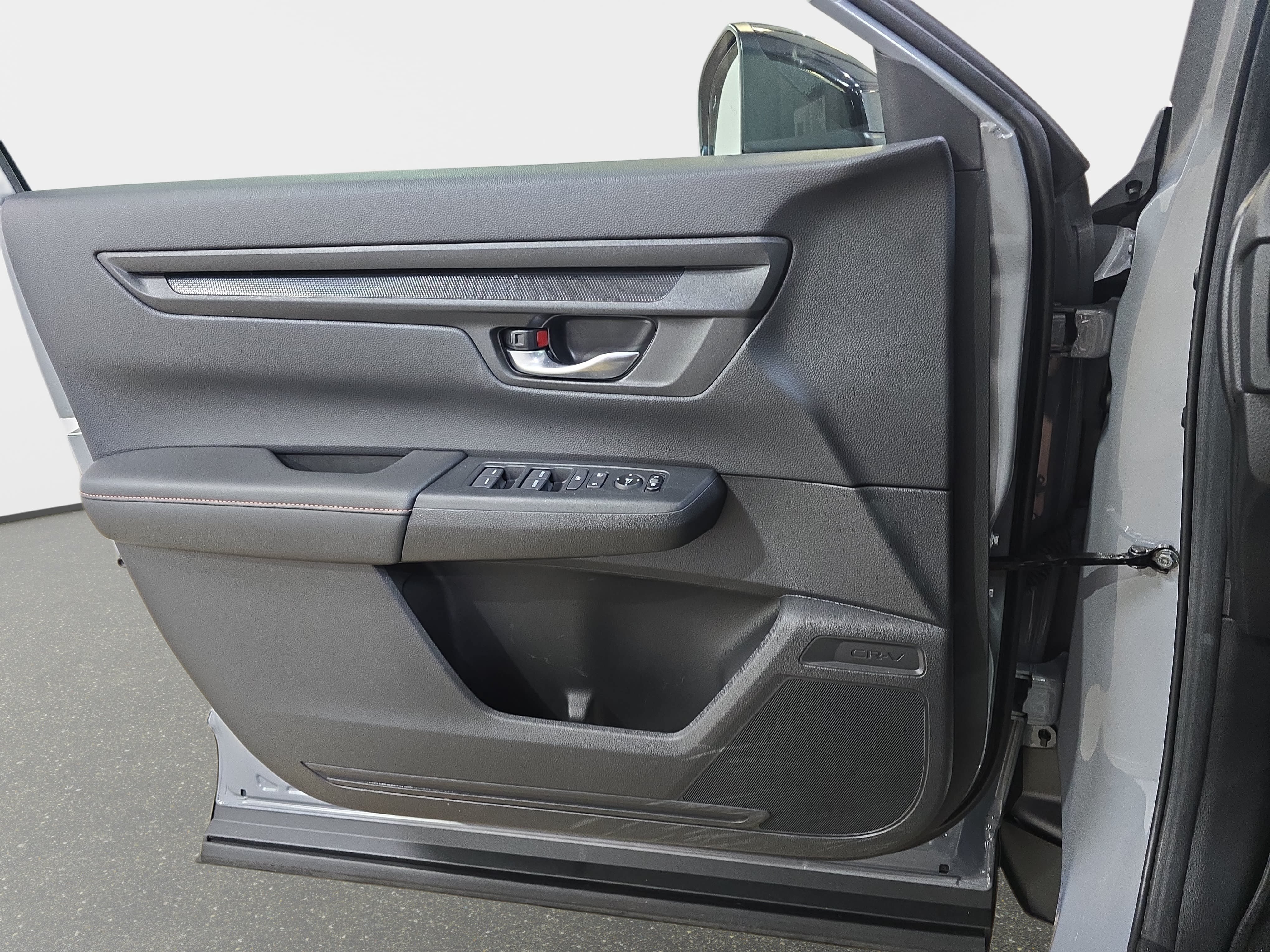 Used 2025 Honda CR-V Sport image 26