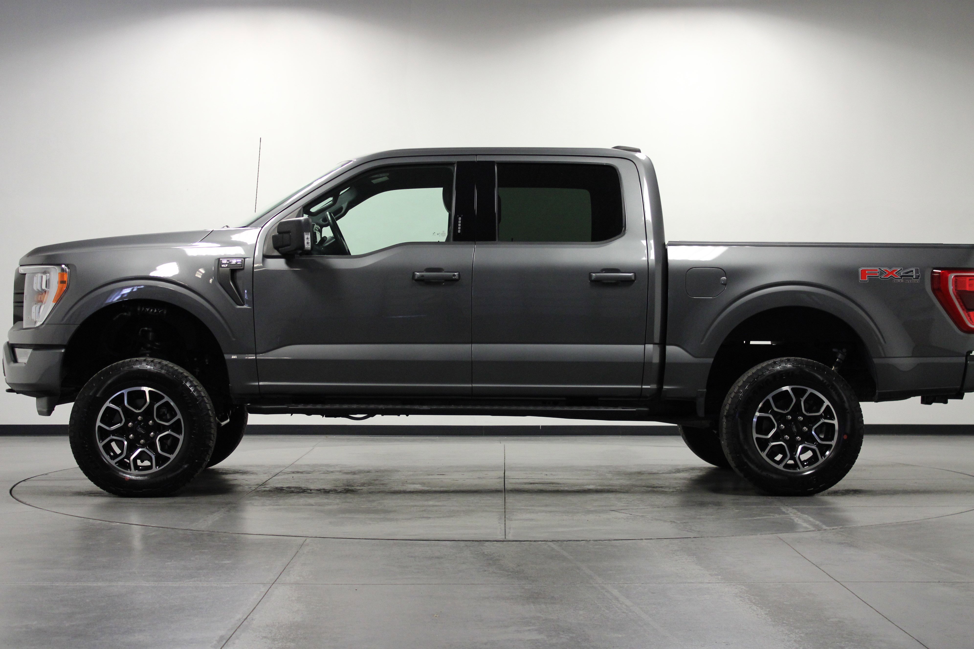 Used 2023 Ford F150 XLT w/ Equipment Group 302A High image 7