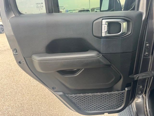 Used 2018 Jeep Wrangler Unlimited Sahara w/ Dual Top Group image 23