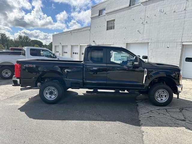 New 2026 Ford F250 XL image 2