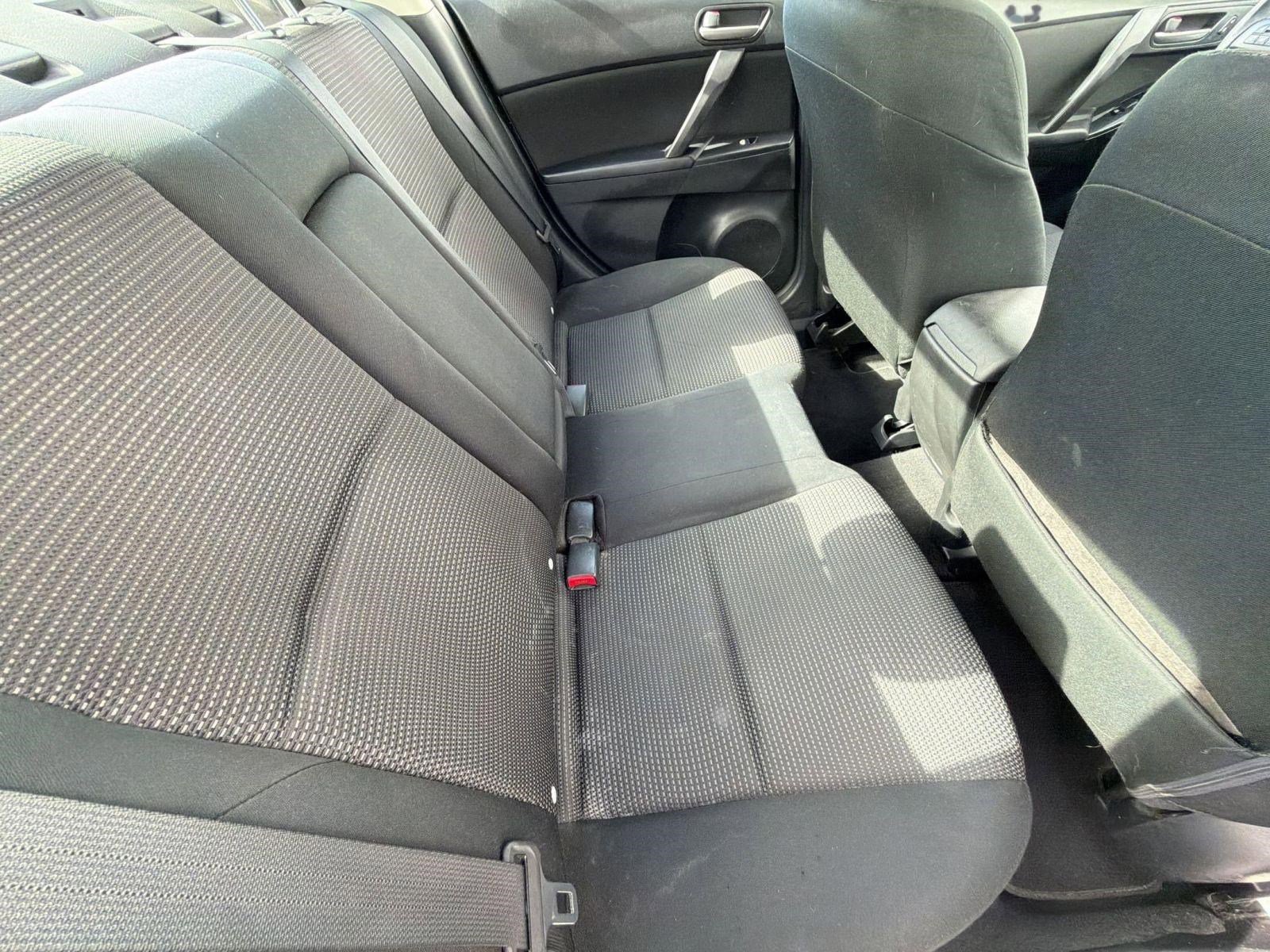 Used 2013 MAZDA MAZDA3 i Touring w/ Preferred Equipment Pkg FWD image 26