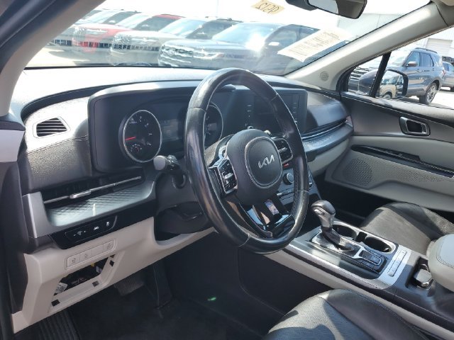 Used 2022 Kia Carnival LX FWD image 20