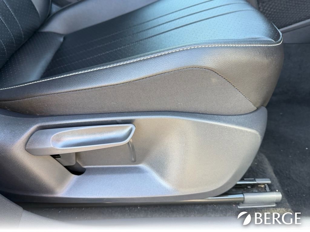 Used 2024 Volkswagen Tiguan Wolfsburg Edition image 15