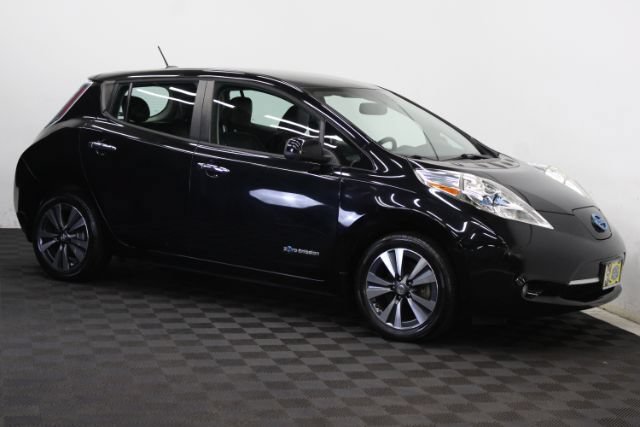 Used 2015 Nissan Leaf SL w/ Premium Package FWD image 3