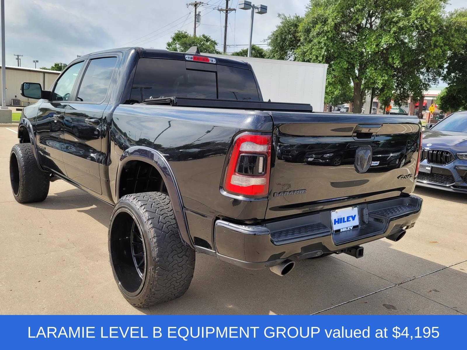 Used 2023 RAM 1500 Laramie AWD/4WD image 3