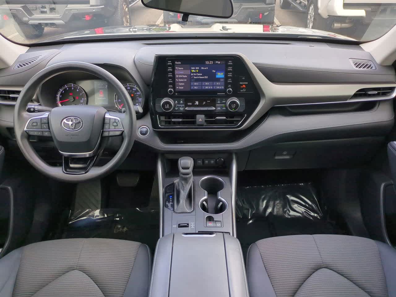 Certified 2021 Toyota Highlander L FWD image 15