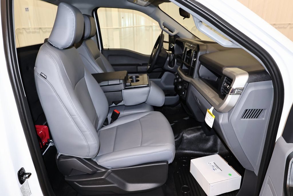 New 2026 Ford F550 4x4 Regular Cab Super Duty image 12