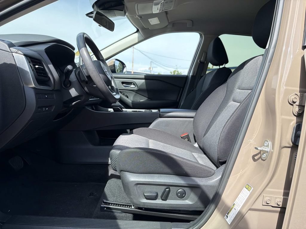Certified 2024 Nissan Rogue SV AWD/4WD image 14