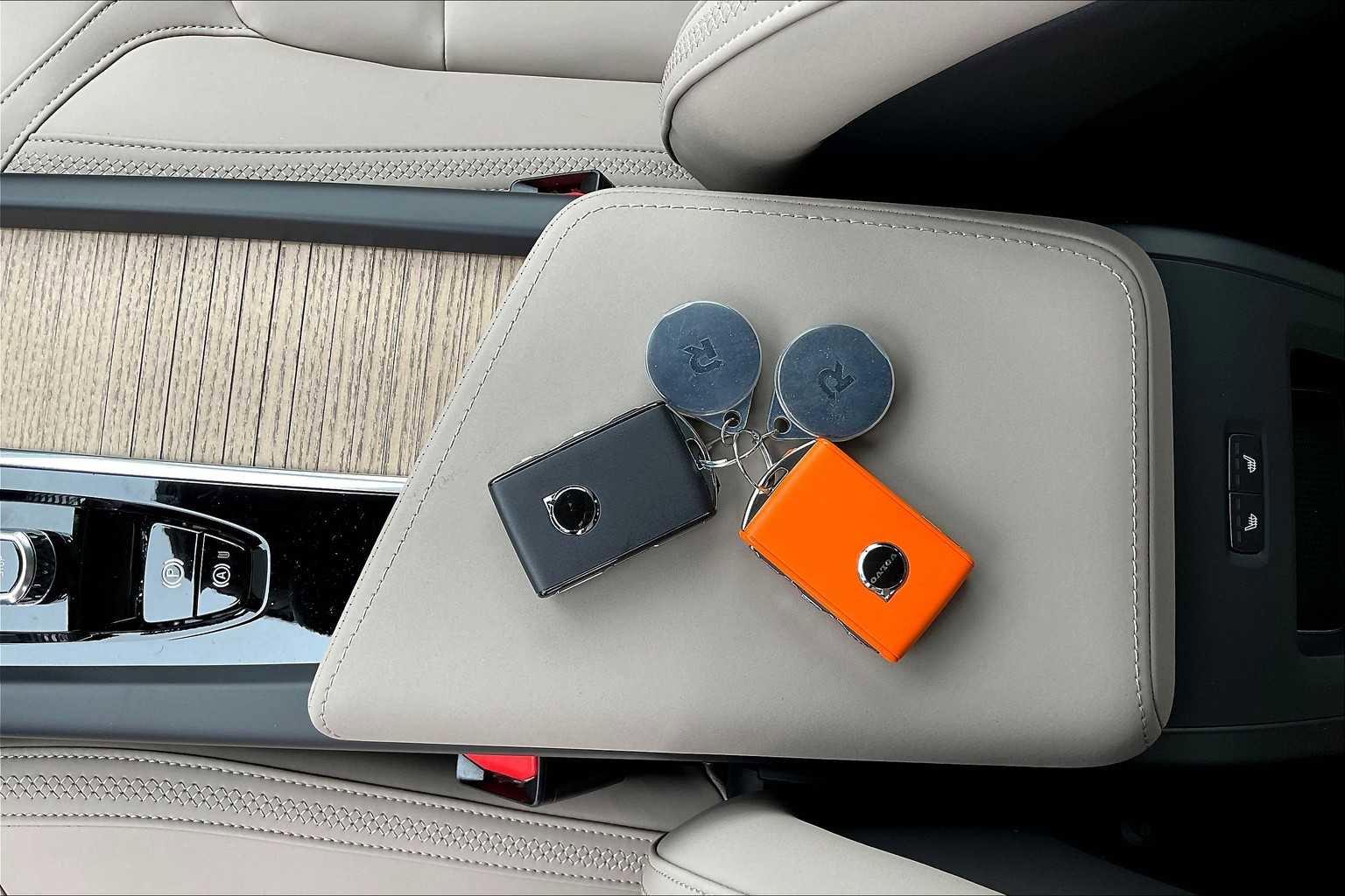 New 2026 Volvo XC60 T8 Plus w/ Protection Package Premier image 34