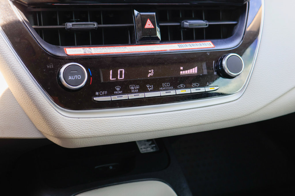 Used 2026 Toyota Corolla LE w/ LE Premium Package FWD image 16