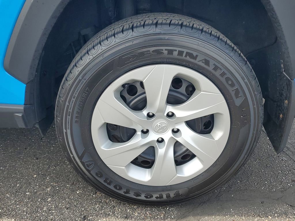 Used 2020 Toyota RAV4 LE w/ All Weather Liner Package FWD image 5