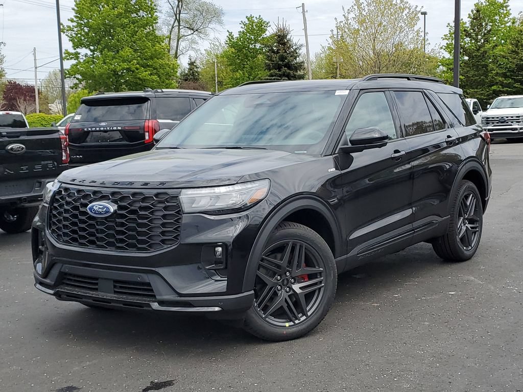 New 2026 Ford Explorer ST-Line w/ ST-Line Street Pack AWD/4WD image 1