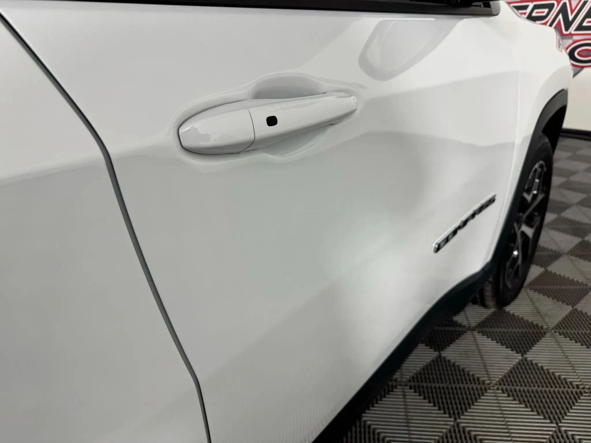 Used 2025 Jeep Compass Limited image 30