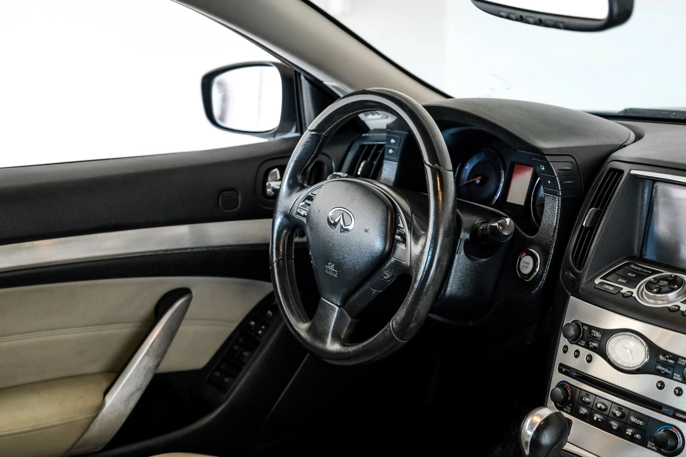 Used 2009 INFINITI G37 Convertible w/ Premium Pkg RWD image 12