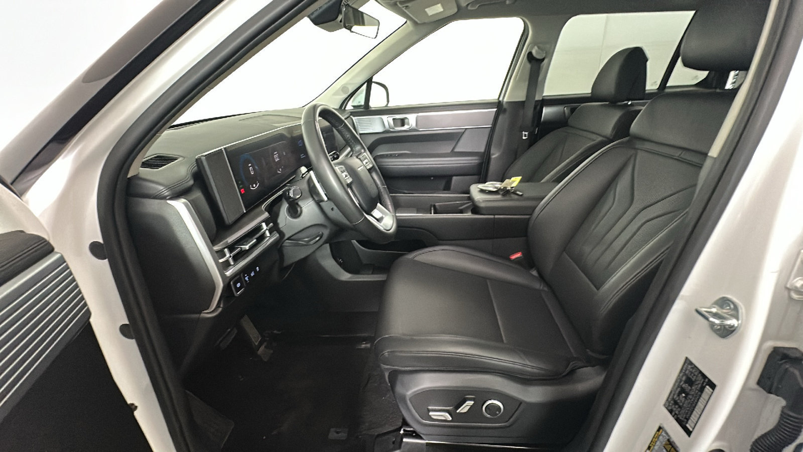 Used 2025 Hyundai Santa Fe SEL AWD/4WD image 14