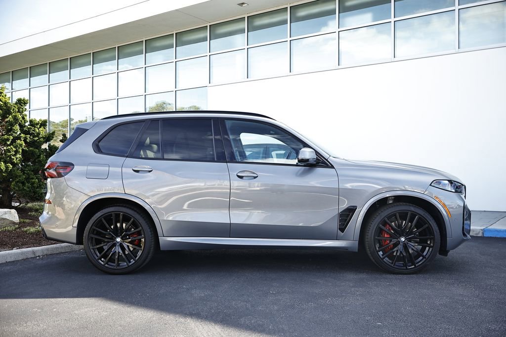 Used 2024 BMW X5 xDrive40i w/ M Sport Package AWD/4WD image 4