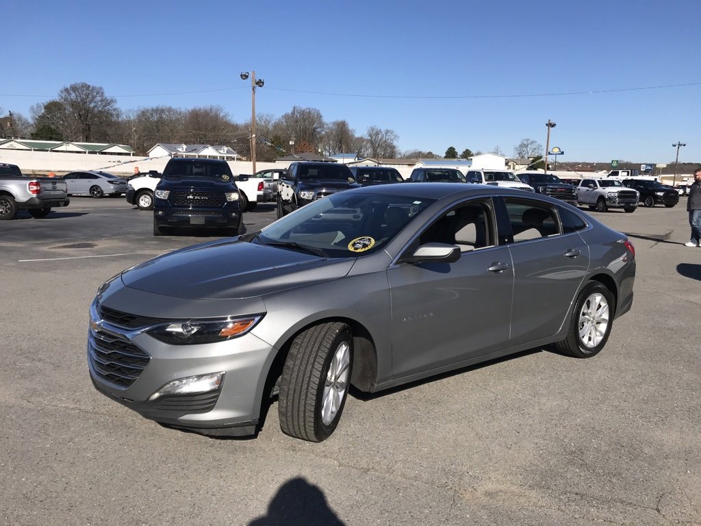 Used 2025 Chevrolet Malibu LT image 2