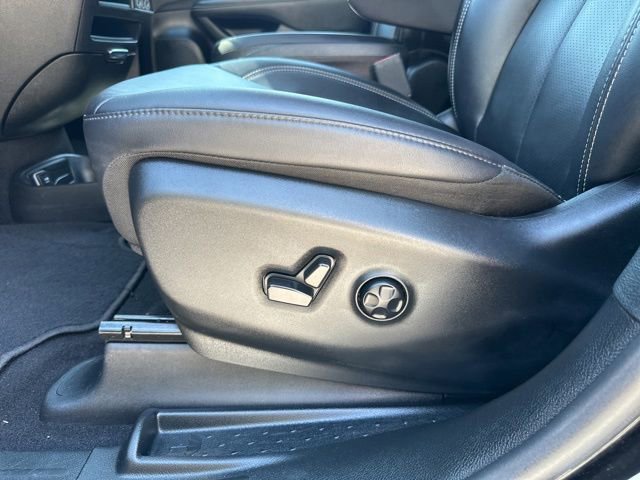 Used 2025 Chrysler Pacifica Select FWD image 10