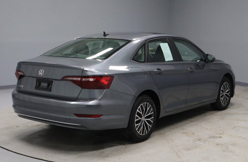 Used 2021 Volkswagen Jetta SE w/ SE Cold Weather Package image 10
