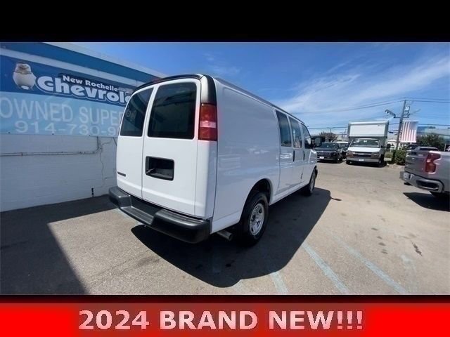 Used 2024 Chevrolet Express 2500 w/ Driver Convenience Package image 9