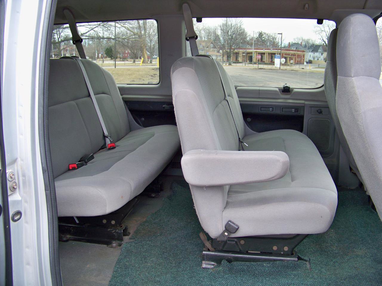 Used 2010 Ford E-350 and Econoline 350 XL image 11
