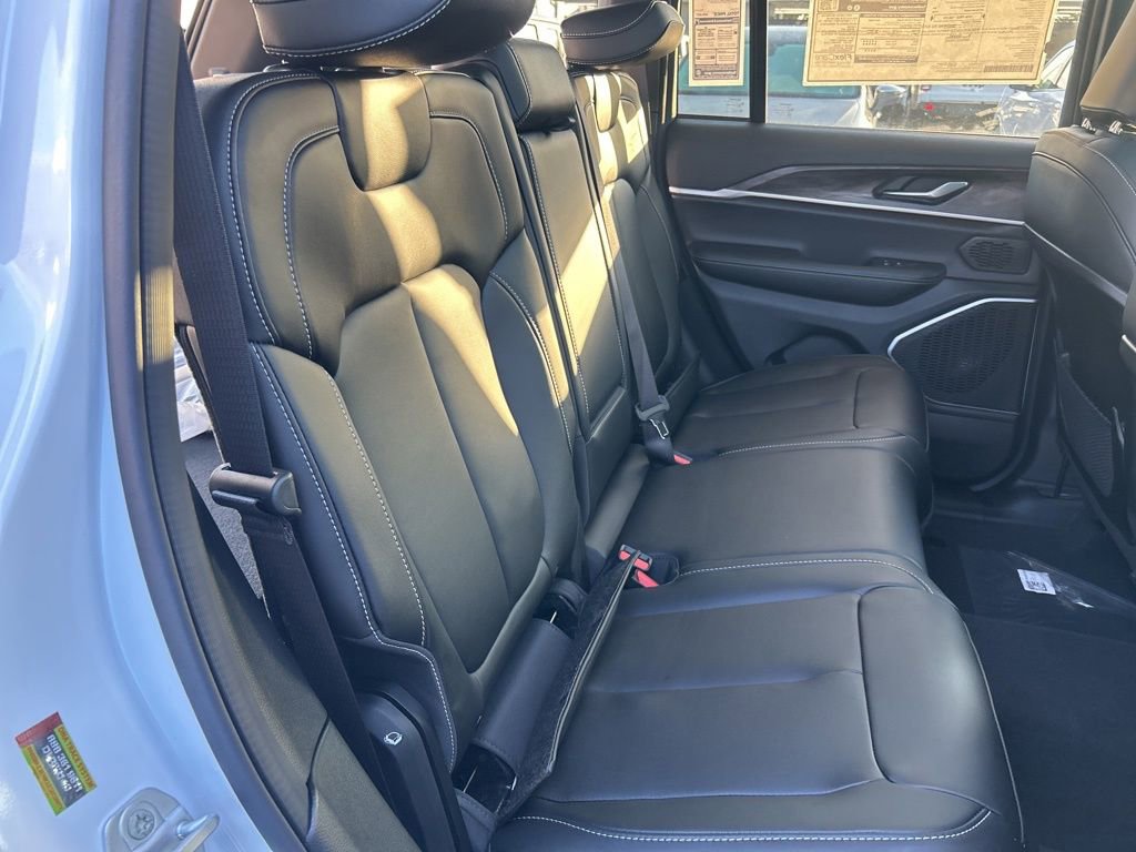New 2026 Jeep Grand Cherokee Limited w/ Limited Altitude Package image 29