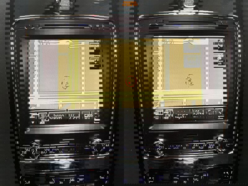 Used 2015 Bentley Flying Spur V8 image 26