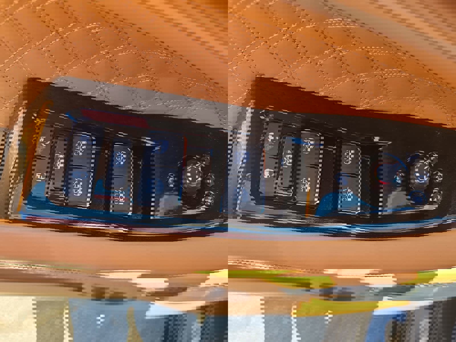 Used 2023 Jeep Grand Cherokee Summit image 29