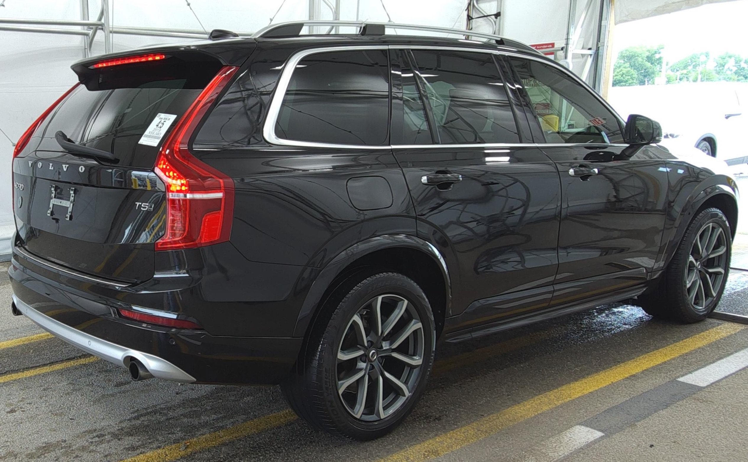 Used 2019 Volvo XC90 T5 Momentum w/ Multimedia Package AWD/4WD image 5