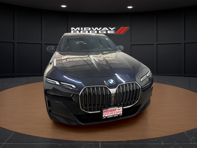 Used 2025 BMW 740i xDrive AWD/4WD image 5