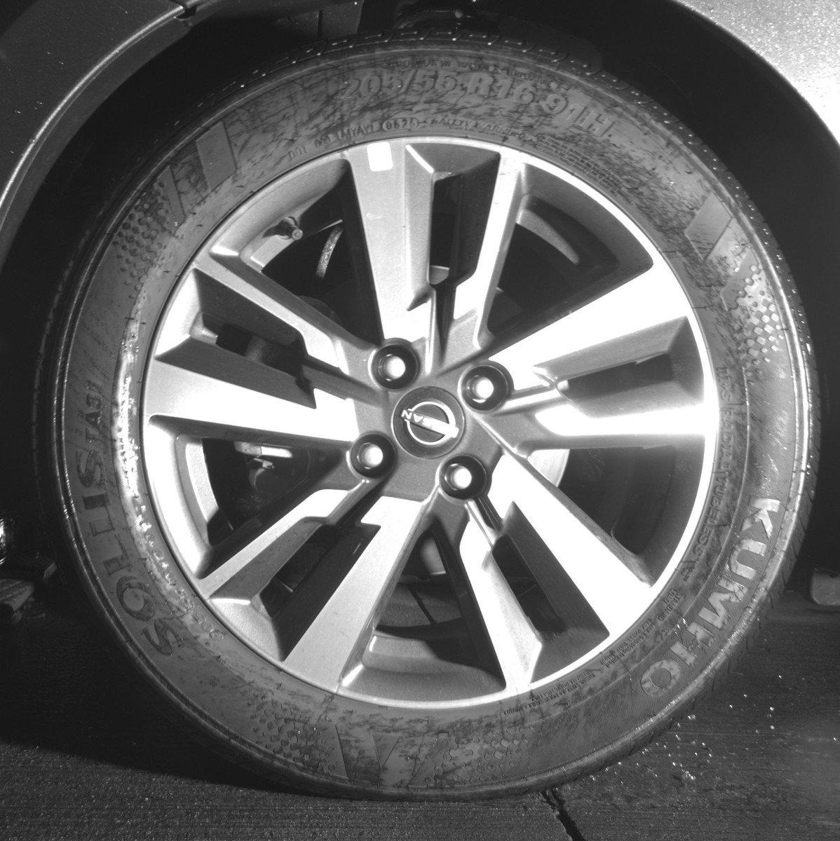 Used 2025 Nissan Versa SV image 12