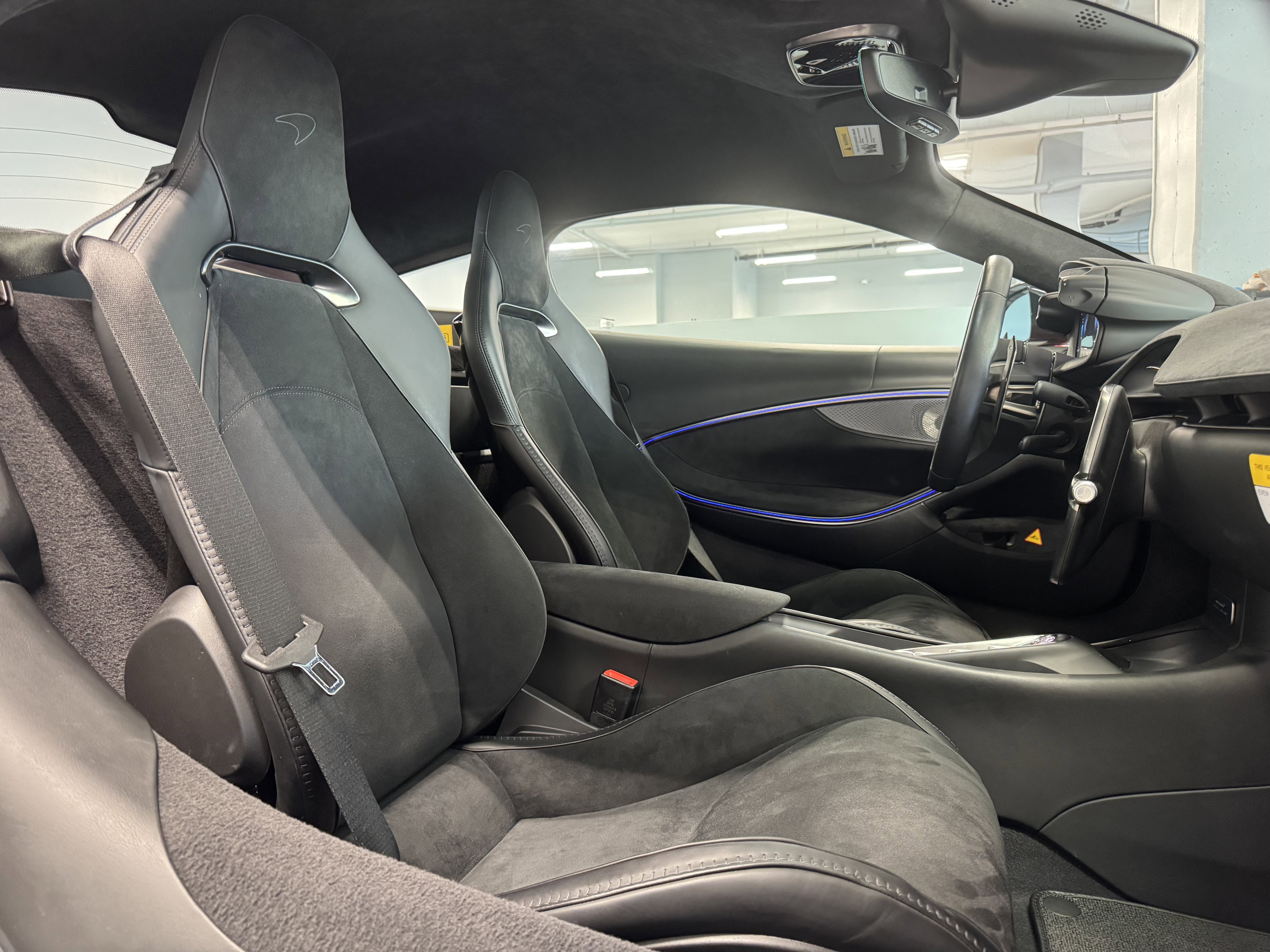 Used 2023 McLaren Artura image 11