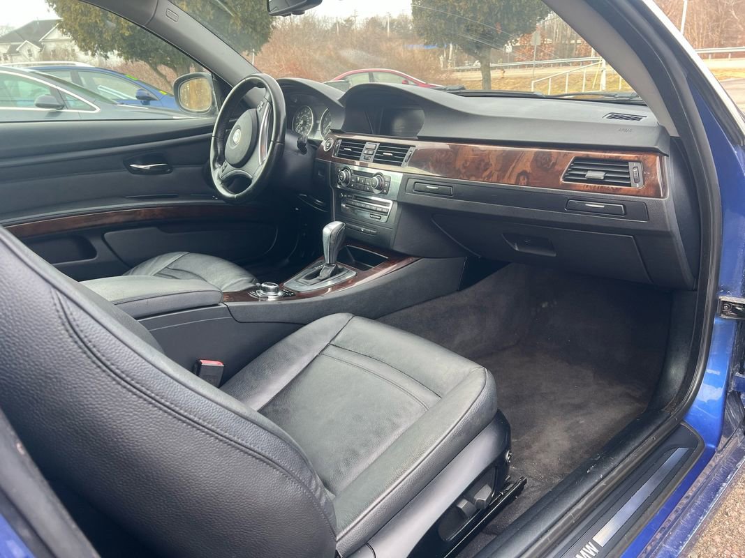 Used 2011 BMW 328i xDrive Coupe image 2
