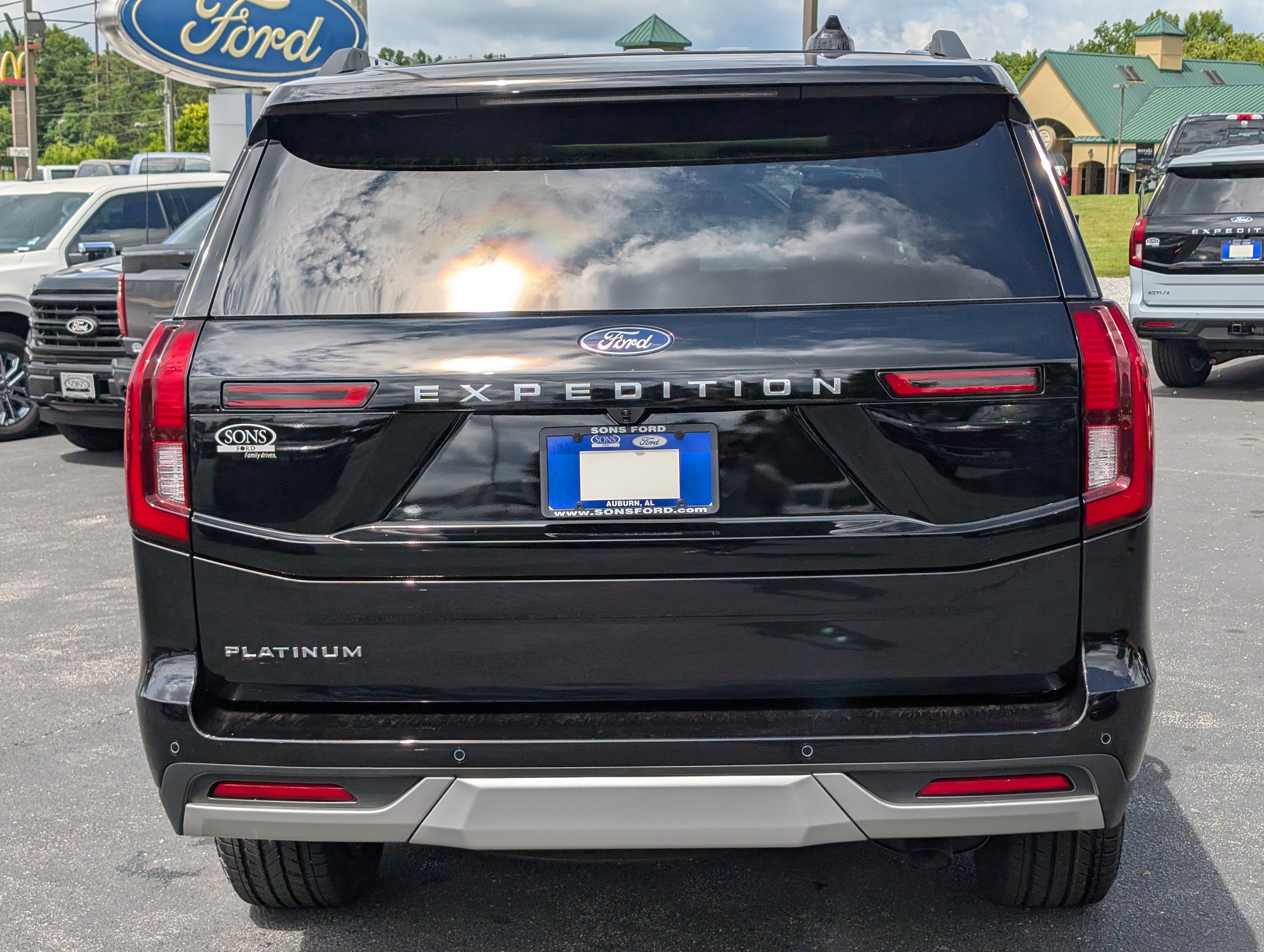 New 2026 Ford Expedition Platinum w/ Driver's Package AWD/4WD image 10