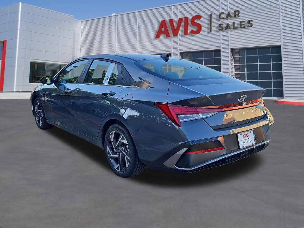 Used 2025 Hyundai Elantra SEL FWD image 7