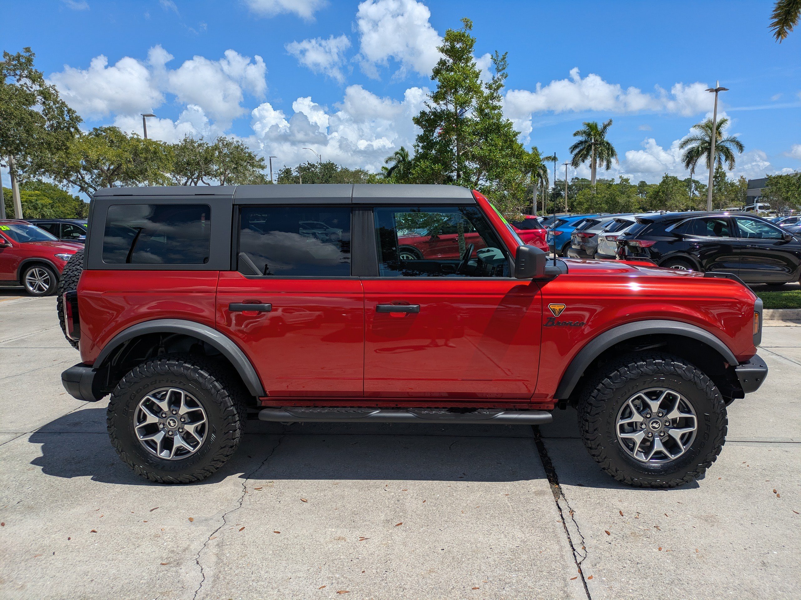 Used 2022 Ford Bronco Badlands AWD/4WD image 3