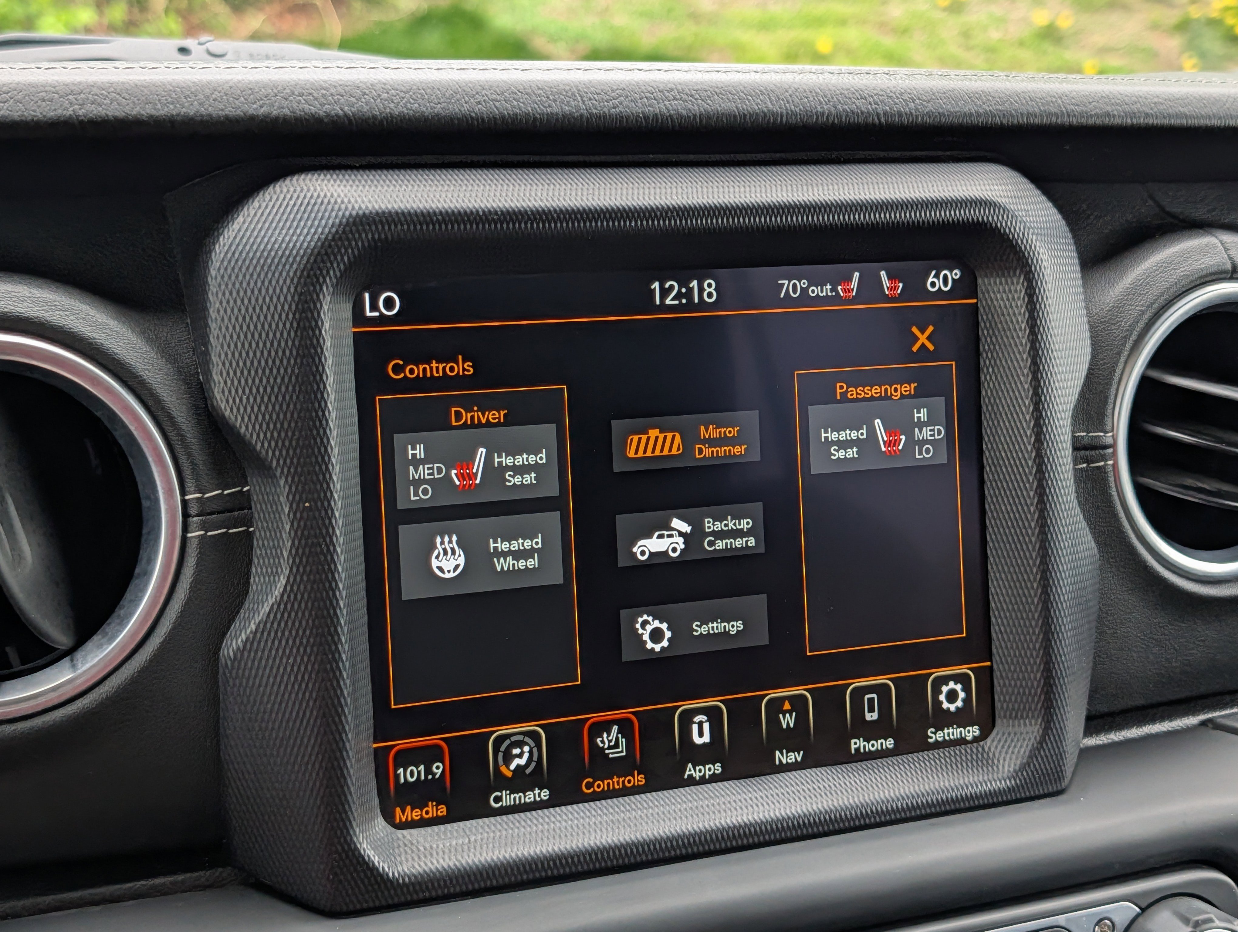 Used 2018 Jeep Wrangler Unlimited Sahara image 19