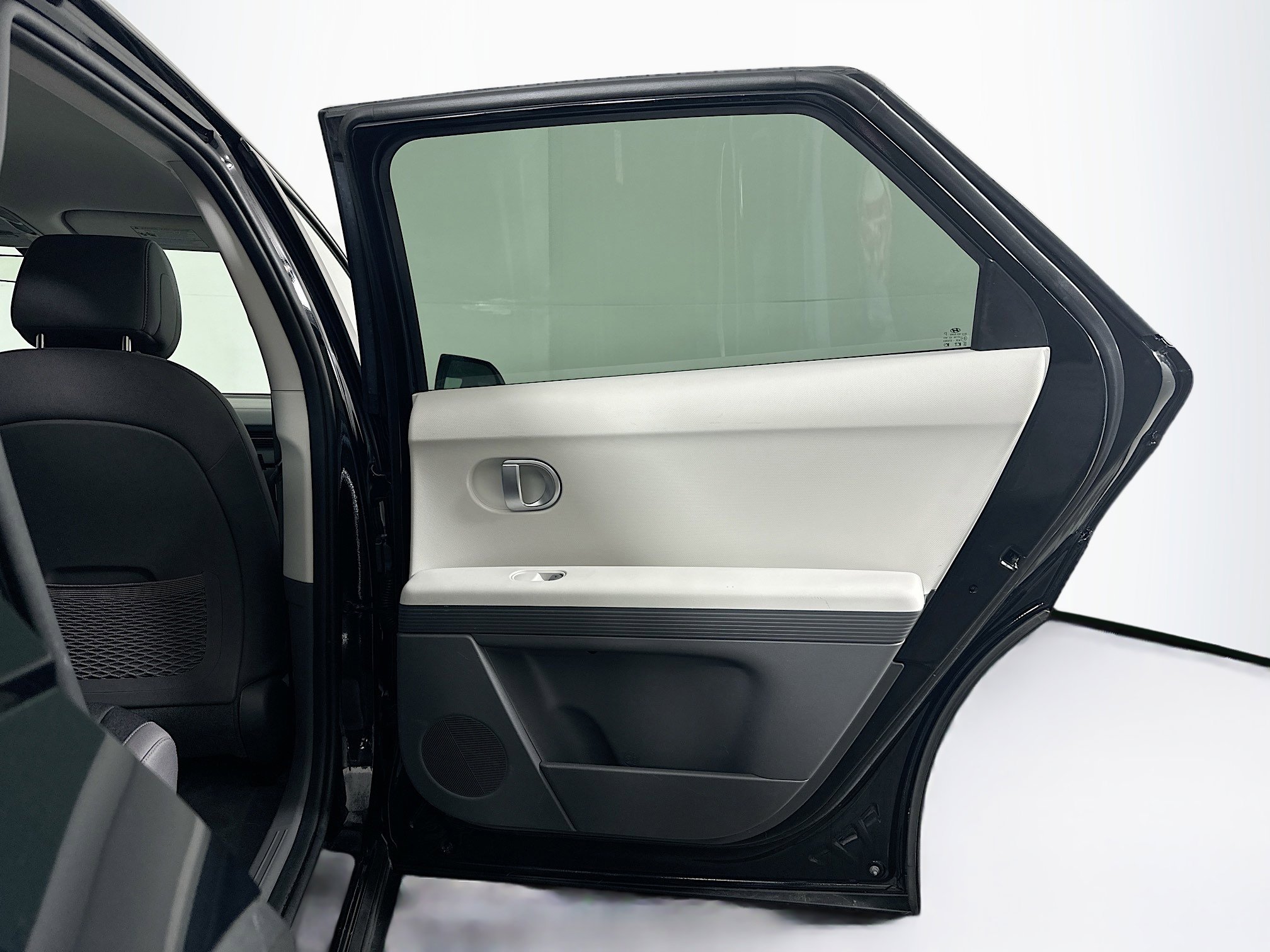 Used 2023 Hyundai Ioniq 5 SE w/ Cargo Package image 29